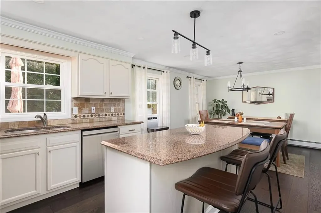 8 Jackson Street Warwick RI 02888