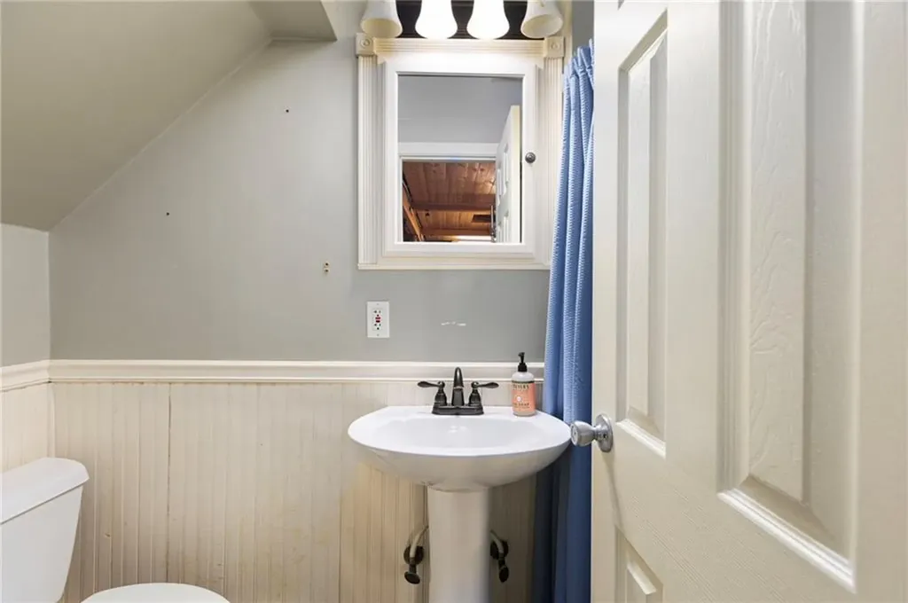 8 Jackson Street Warwick RI 02888