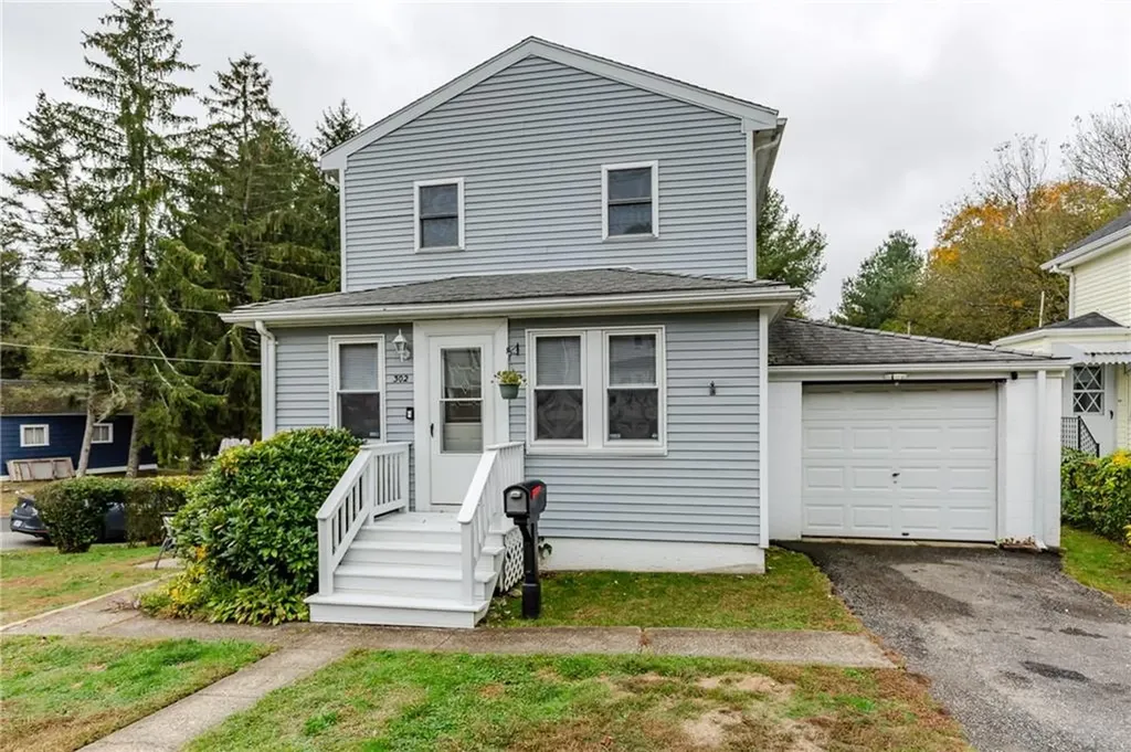 302 Waterman Avenue Smithfield RI 02917