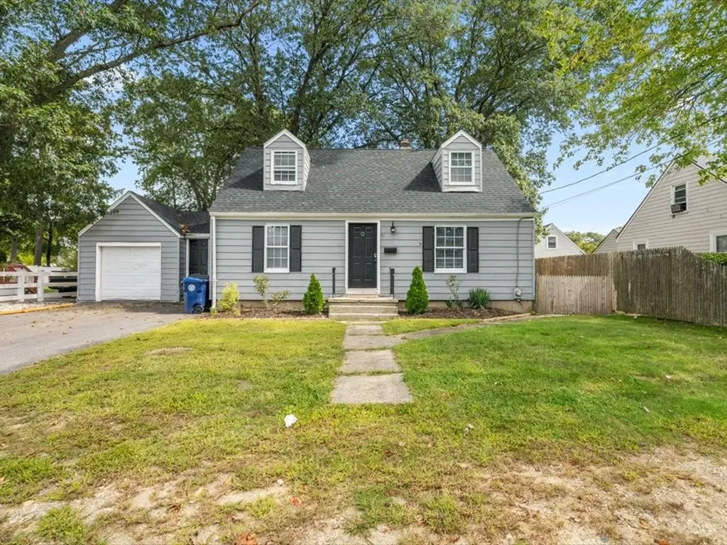 40 Buttonwoods Avenue Warwick RI 02886