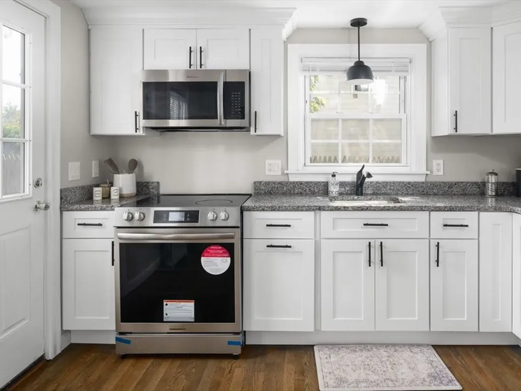 40 Buttonwoods Avenue Warwick RI 02886