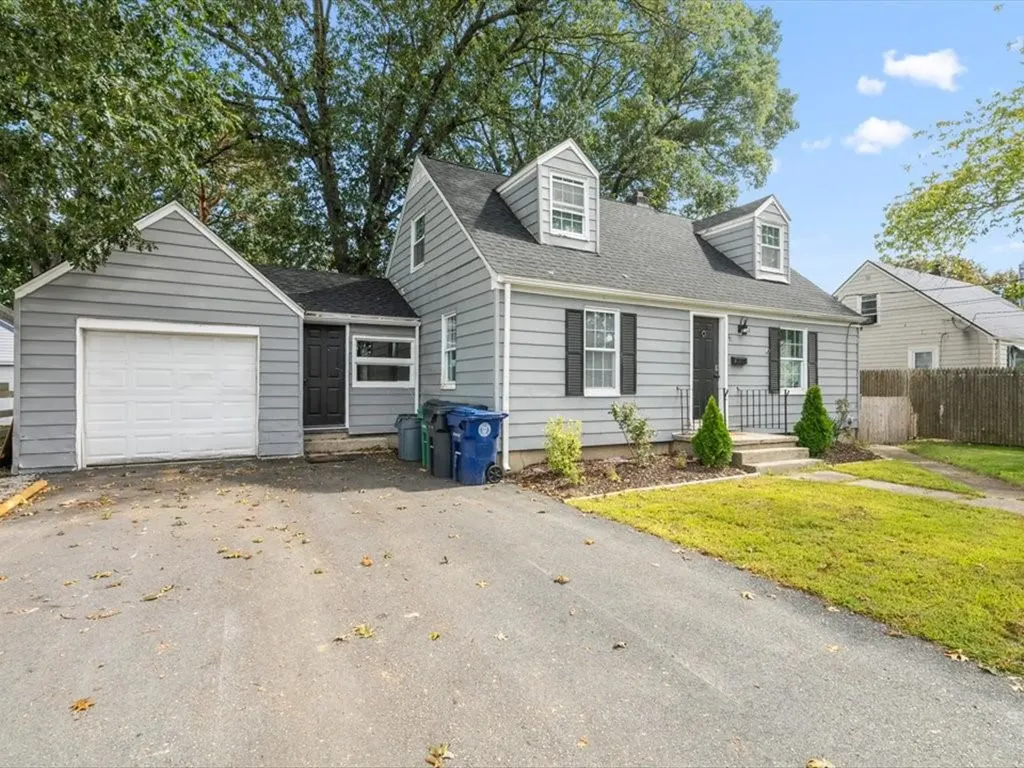 40 Buttonwoods Avenue Warwick RI 02886