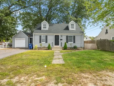 40 Buttonwoods Avenue Warwick RI 02886