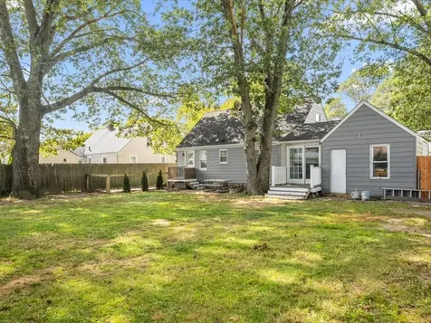 40 Buttonwoods Avenue Warwick RI 02886