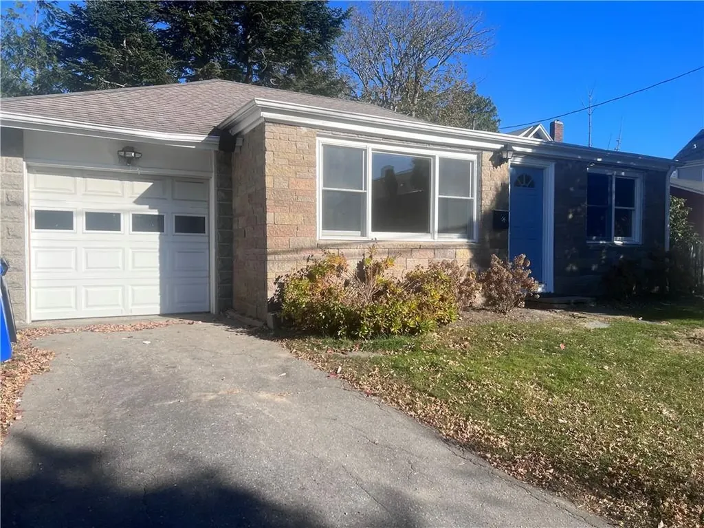 4 Maher Court Newport RI 02840