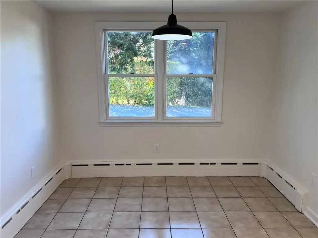 4 Maher Court Newport RI 02840