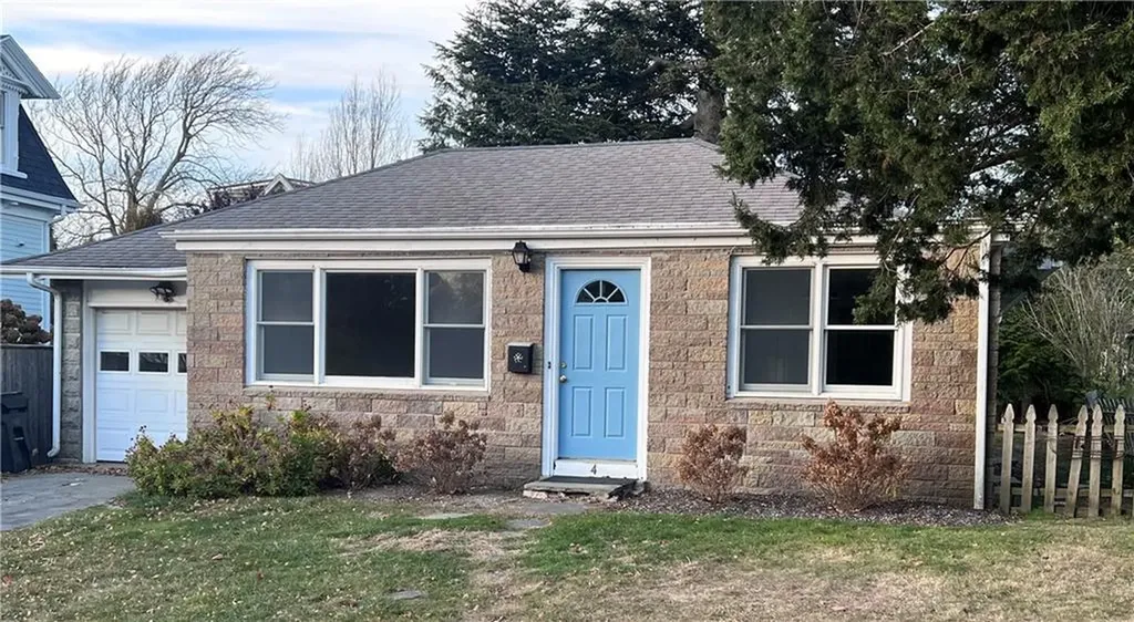 4 Maher Court Newport RI 02840