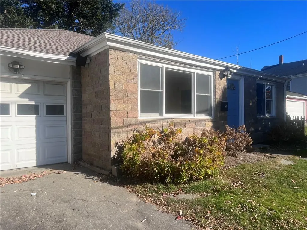 4 Maher Court Newport RI 02840