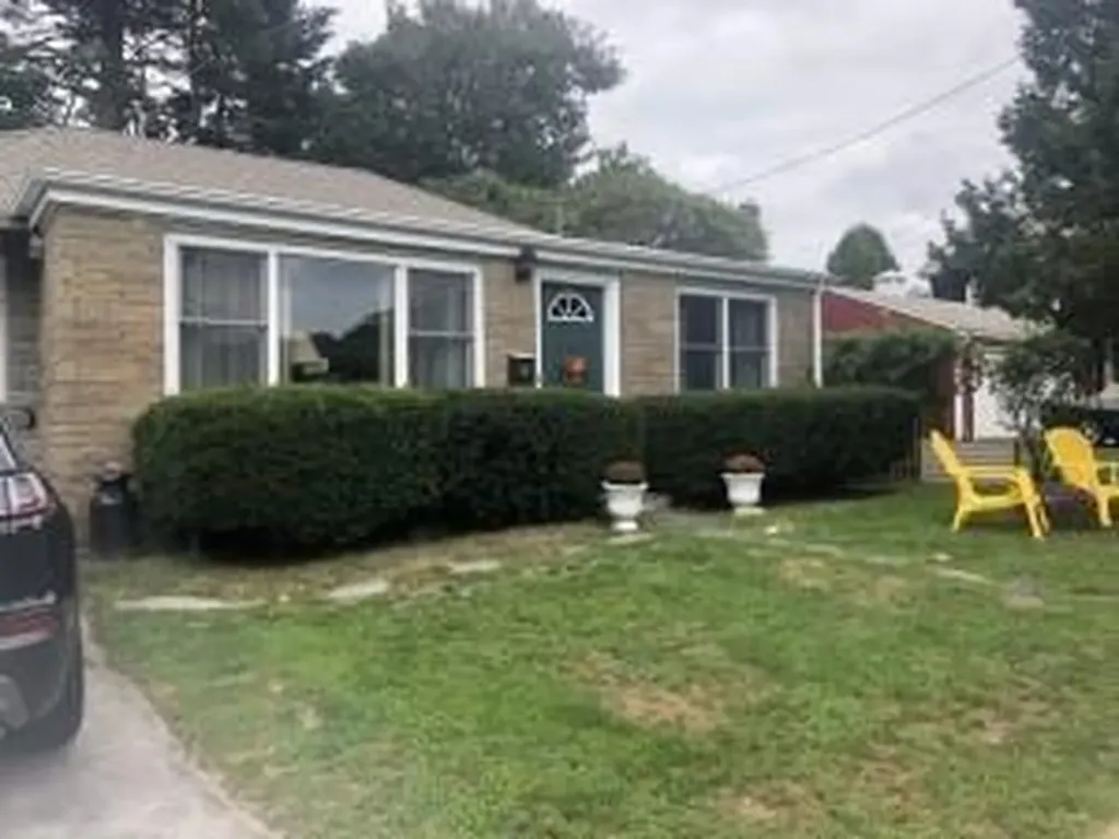 4 Maher Court Newport RI 02840