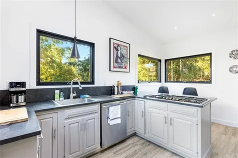 18 Collins Terrace Jamestown RI 02835