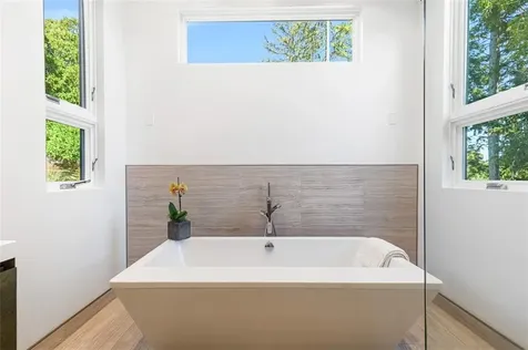 18 Collins Terrace Jamestown RI 02835