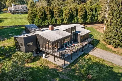 18 Collins Terrace Jamestown RI 02835