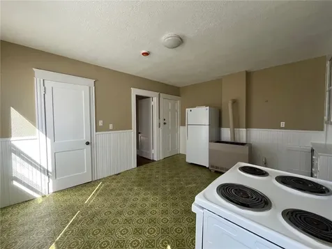 11 Roma Street Bristol RI 02809