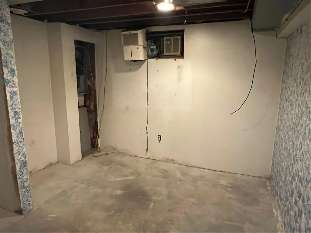 44 Ideal Court Warwick RI 02818