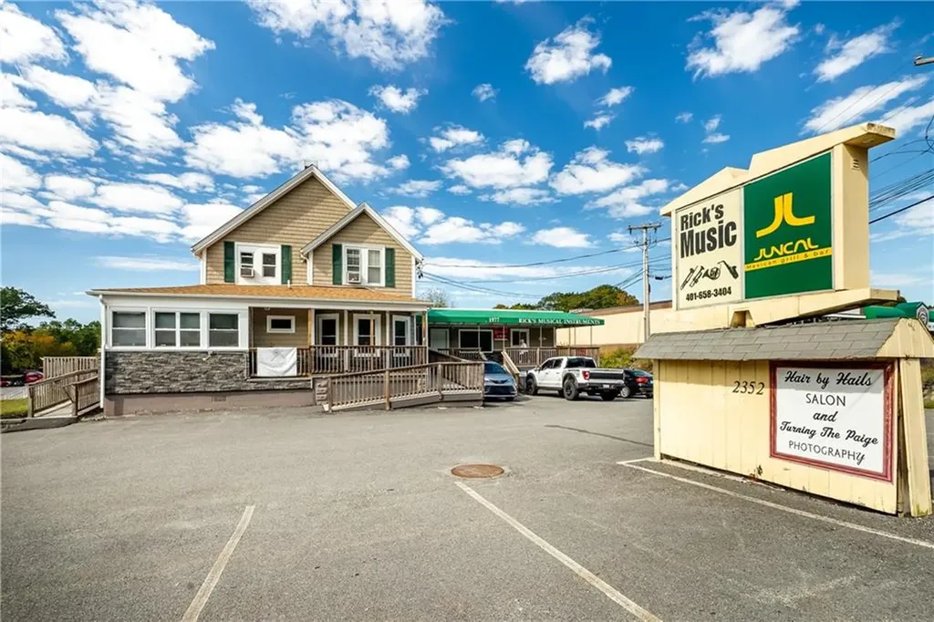 2352 Mendon Road Cumberland RI 02864