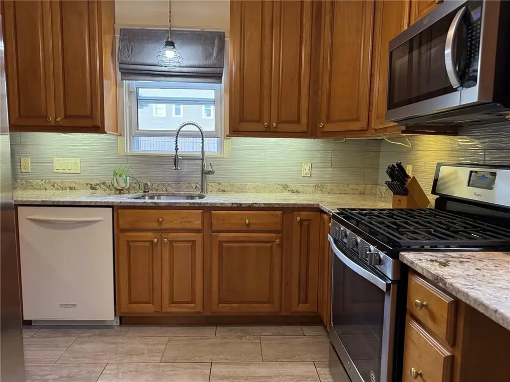 115 Norfolk Street Cranston RI 02910