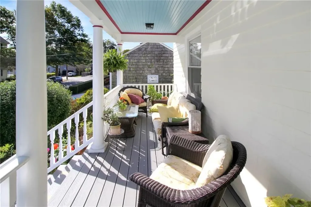 99 Roseneath Avenue Newport RI 02840