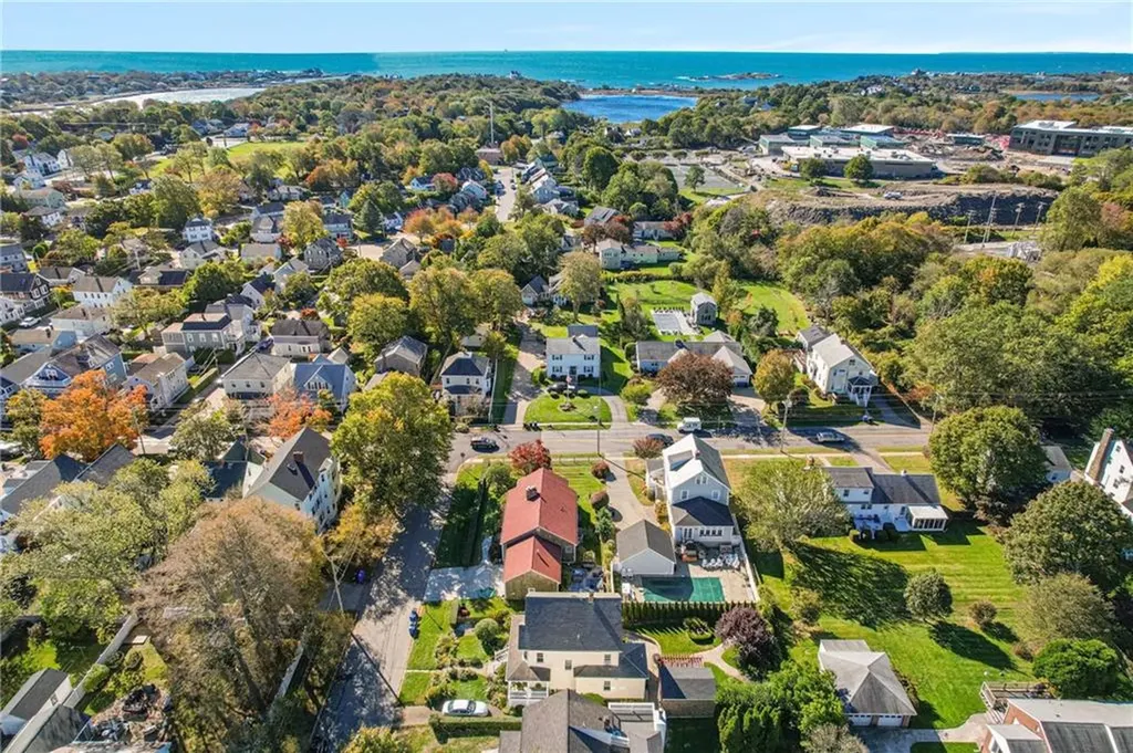 99 Roseneath Avenue Newport RI 02840