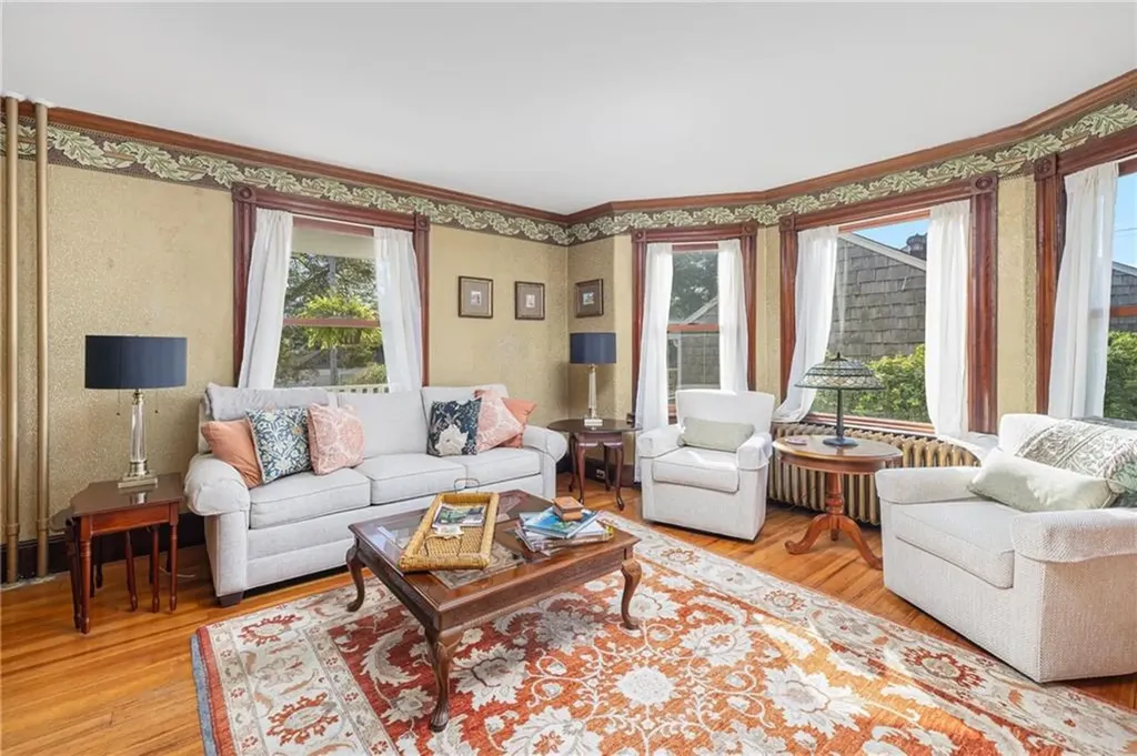 99 Roseneath Avenue Newport RI 02840