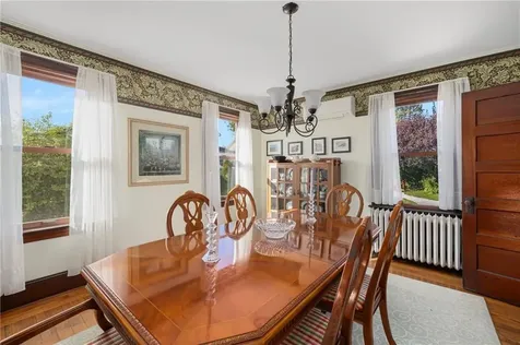 99 Roseneath Avenue Newport RI 02840