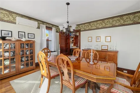 99 Roseneath Avenue Newport RI 02840