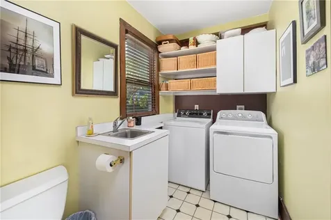 99 Roseneath Avenue Newport RI 02840