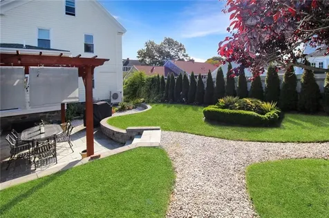 99 Roseneath Avenue Newport RI 02840