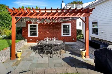 99 Roseneath Avenue Newport RI 02840