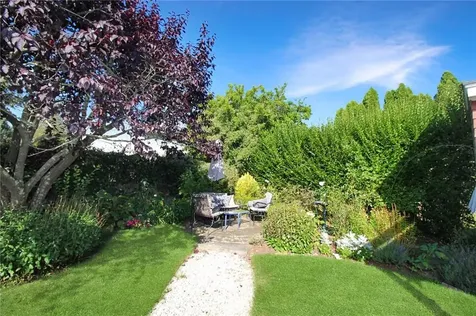 99 Roseneath Avenue Newport RI 02840