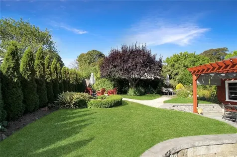 99 Roseneath Avenue Newport RI 02840