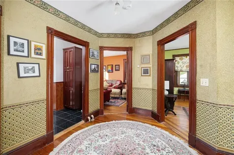 99 Roseneath Avenue Newport RI 02840