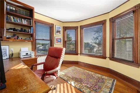 99 Roseneath Avenue Newport RI 02840