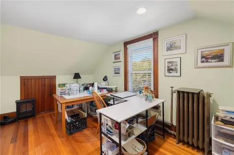 99 Roseneath Avenue Newport RI 02840