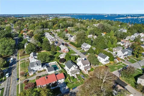 99 Roseneath Avenue Newport RI 02840