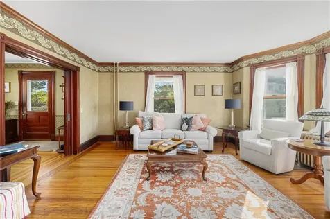 99 Roseneath Avenue Newport RI 02840