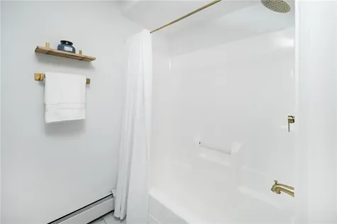 126 Uncas Street Warwick RI 02889