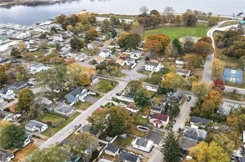 126 Uncas Street Warwick RI 02889