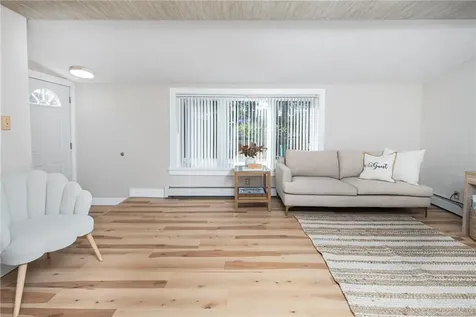 126 Uncas Street Warwick RI 02889