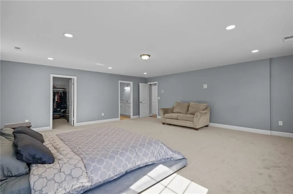 67 Oak Tree Avenue Warwick RI 02886