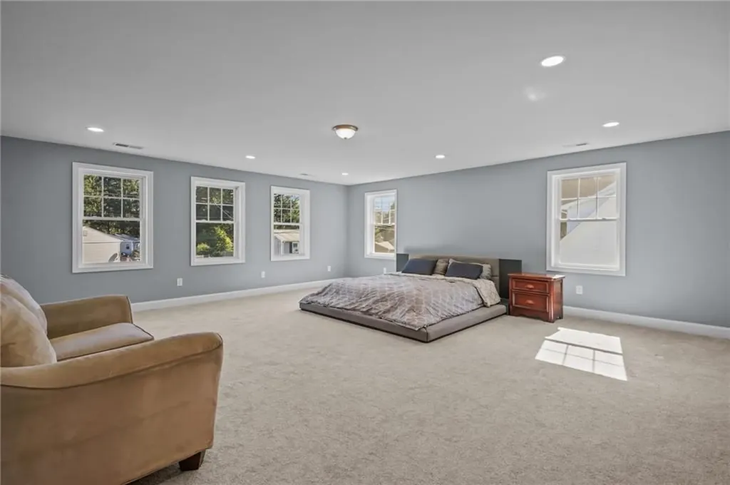 67 Oak Tree Avenue Warwick RI 02886