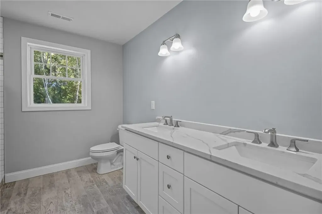 67 Oak Tree Avenue Warwick RI 02886