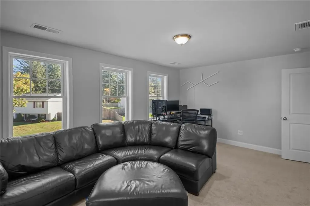 67 Oak Tree Avenue Warwick RI 02886