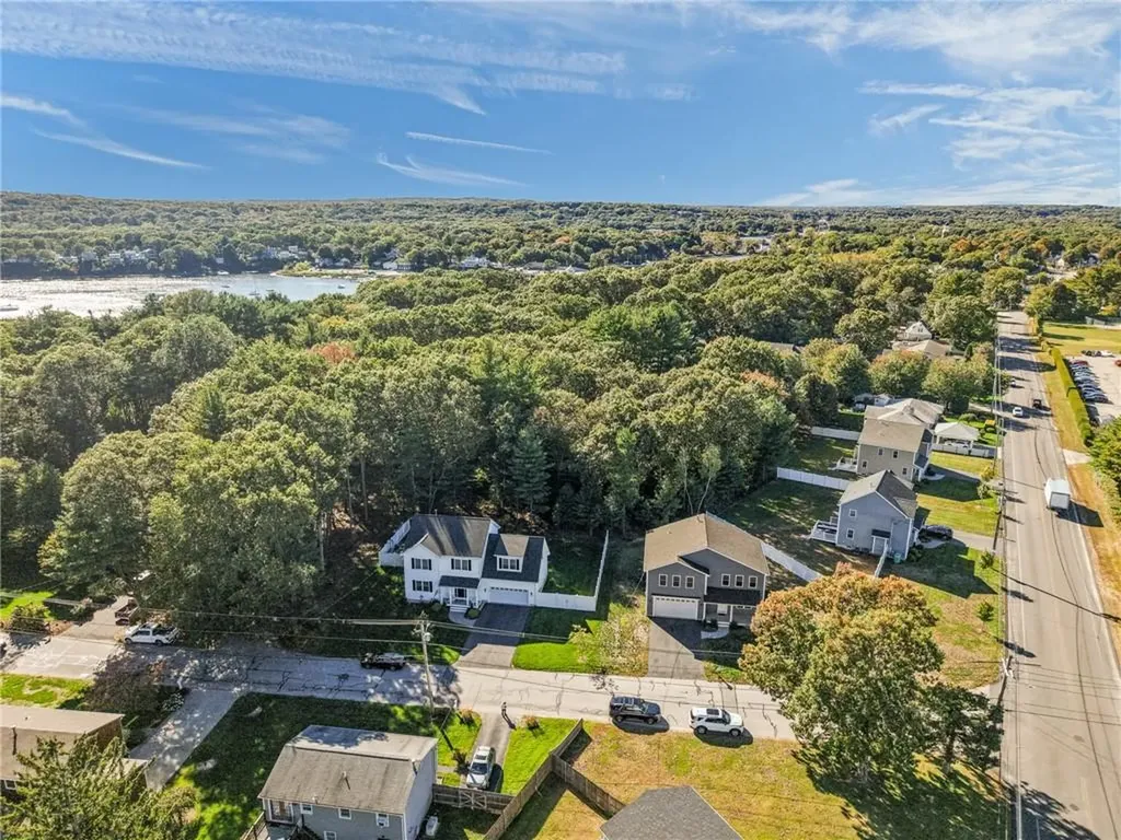 67 Oak Tree Avenue Warwick RI 02886