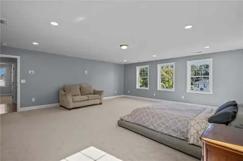 67 Oak Tree Avenue Warwick RI 02886