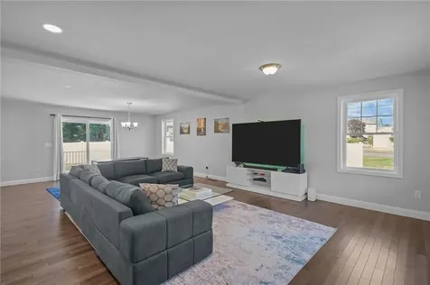 67 Oak Tree Avenue Warwick RI 02886