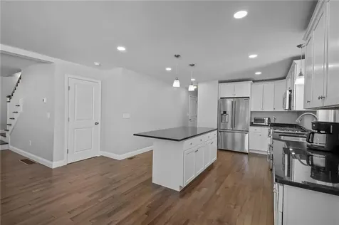 67 Oak Tree Avenue Warwick RI 02886