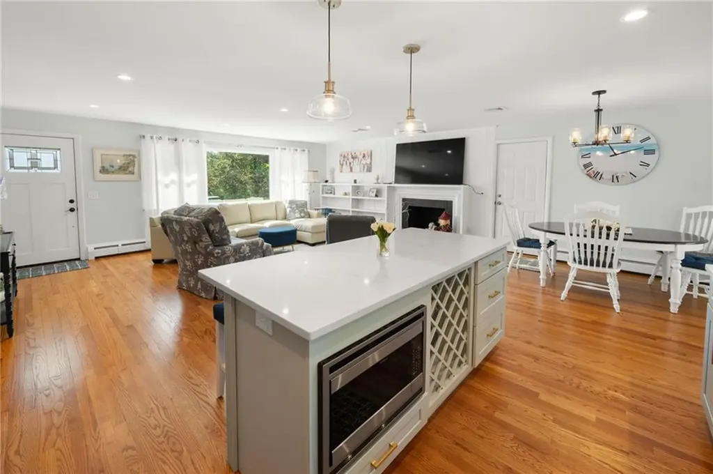 288 Shore Road Westerly RI 02891