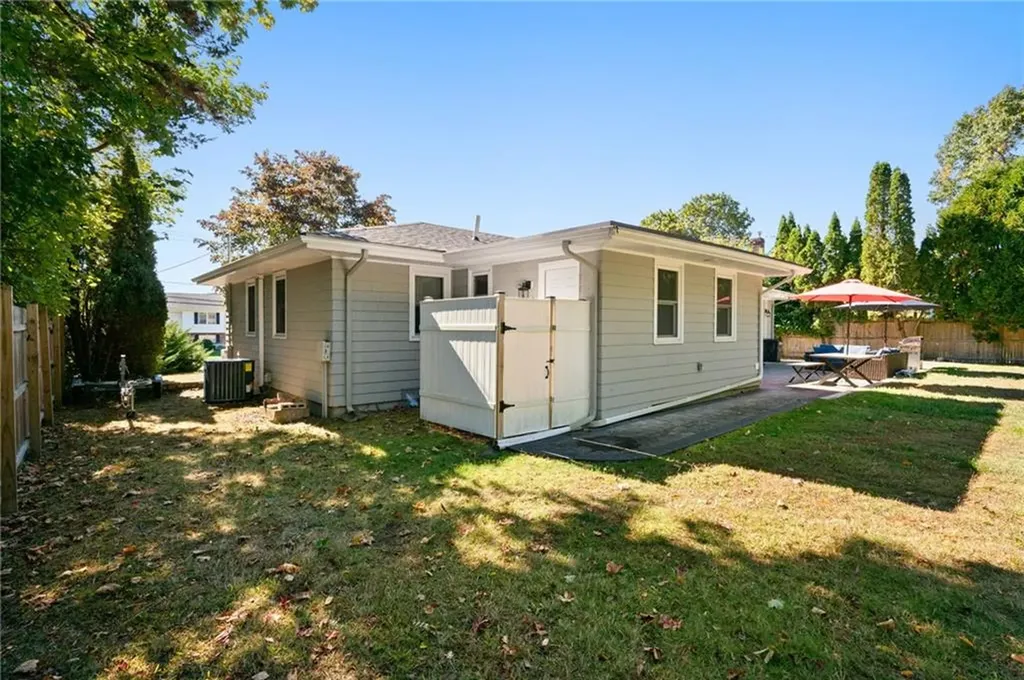 288 Shore Road Westerly RI 02891