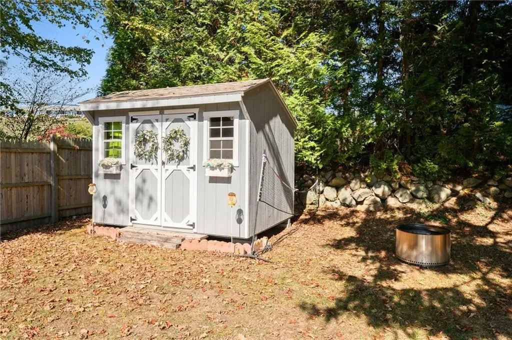 288 Shore Road Westerly RI 02891