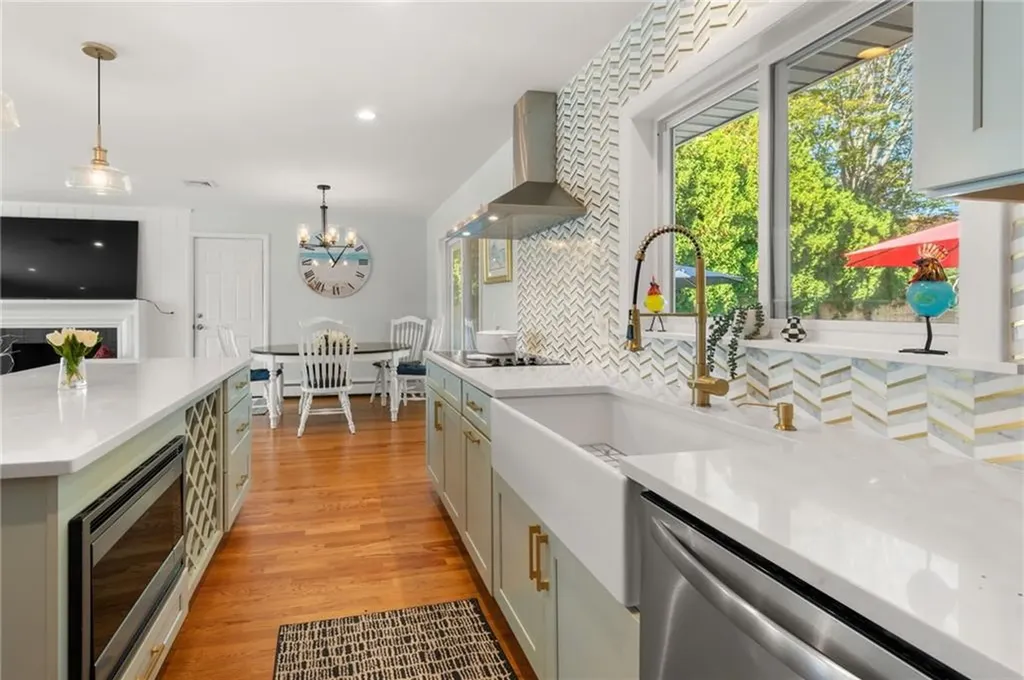 288 Shore Road Westerly RI 02891